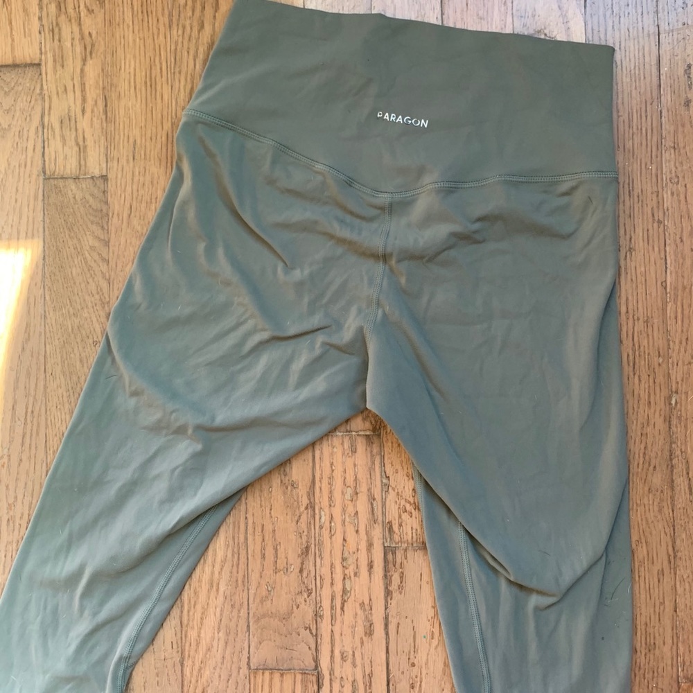 Paragon Essential Leggings View 2